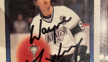 Is this Autograph real?