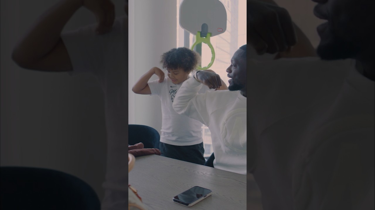 Julius Randle and his son were ready to flex on the runway! 💪 #NBAStyle | #Shorts