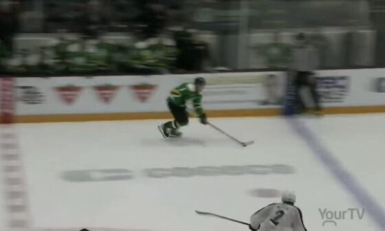 Easton Cowan scores in his first game back with the London Knights