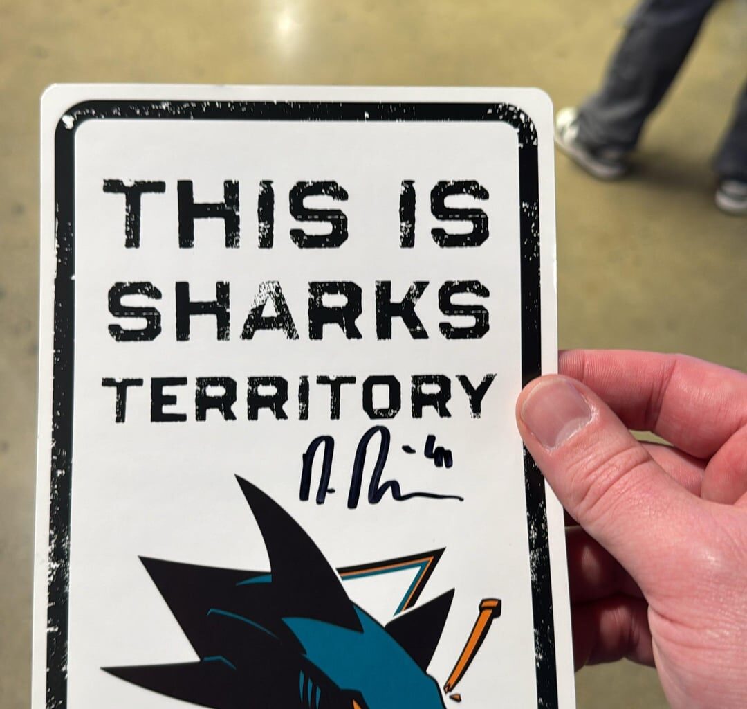 Anyone know who's autograph this is?