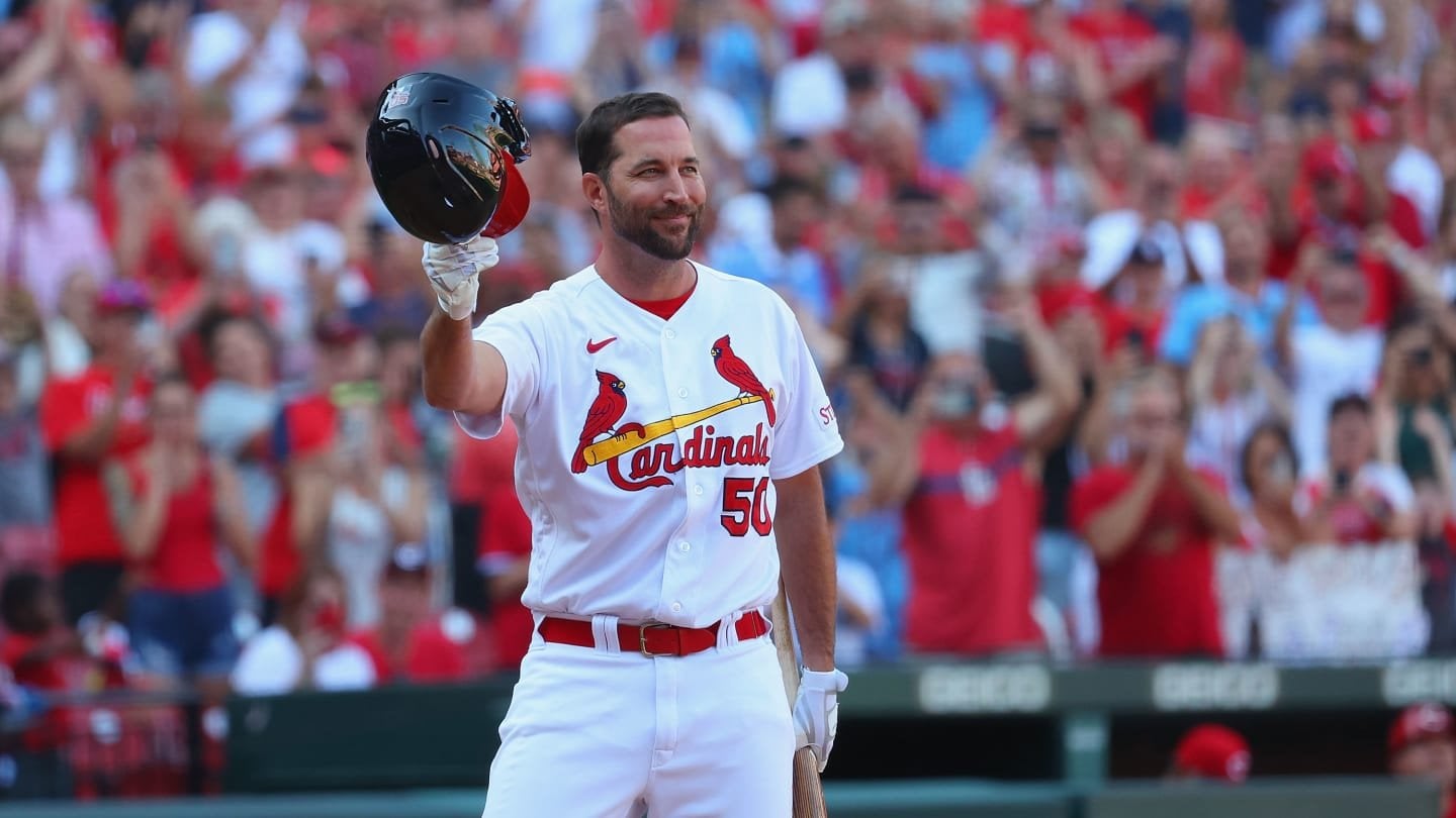 Wainwright pitched win #200 with torn labrum in pitching shoulder, had partial tear all seaoan