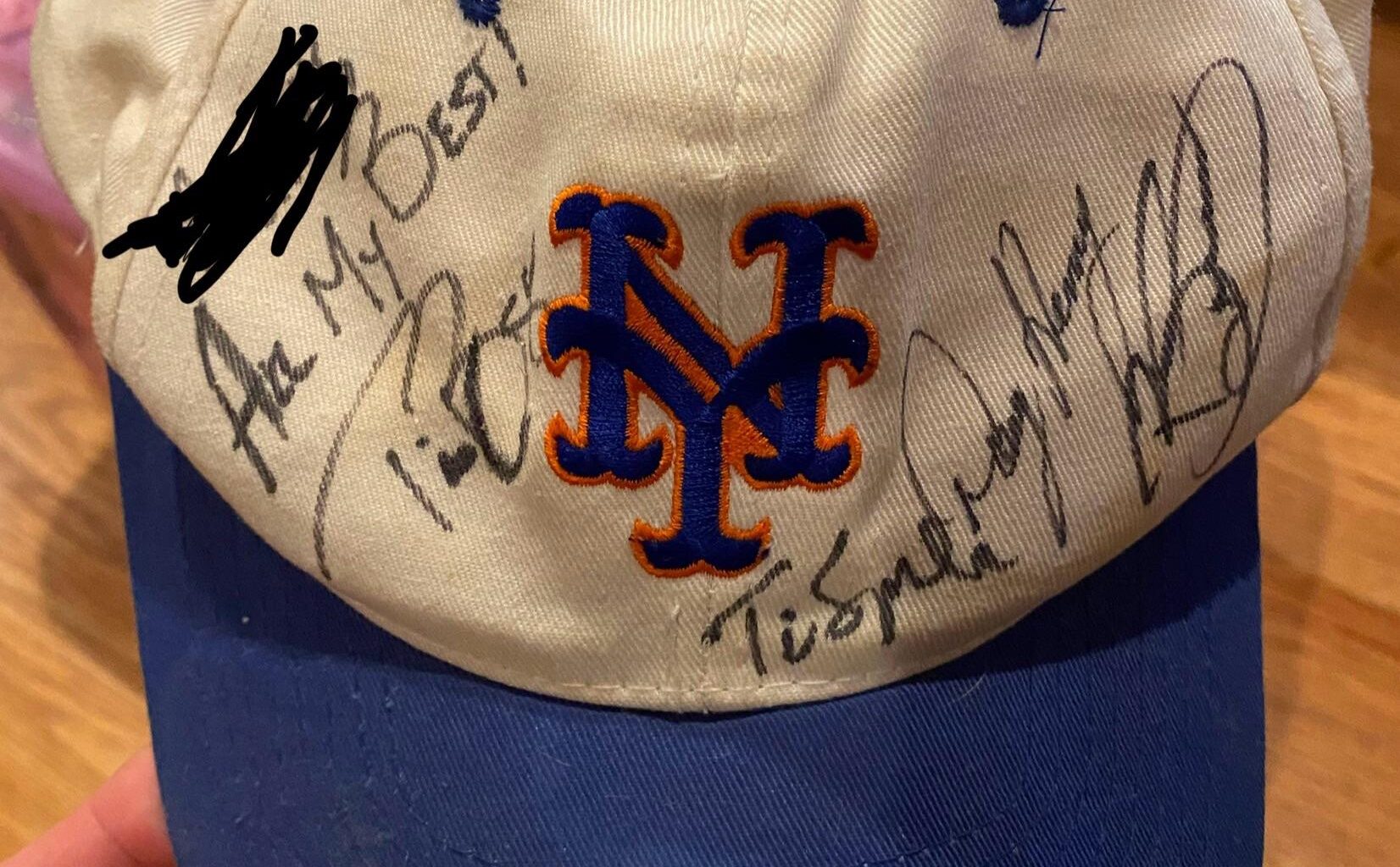 Anyone know the autographs?