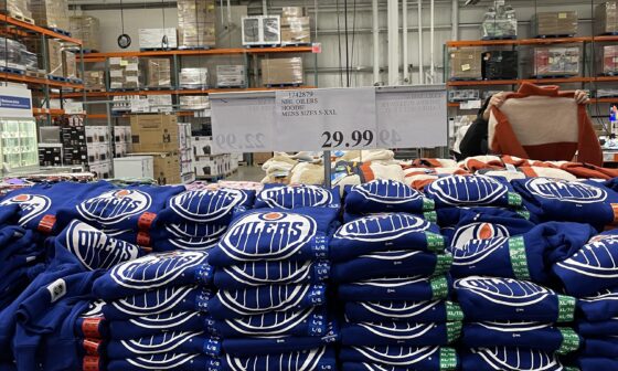 I haven’t been to a Vegas costco. Do they rep VGK gear?