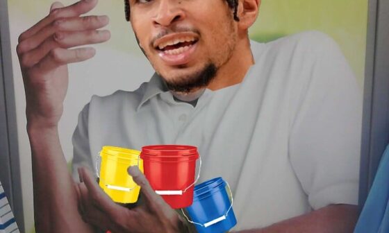Why can't I hold all these buckets? There's Toumani buckets!