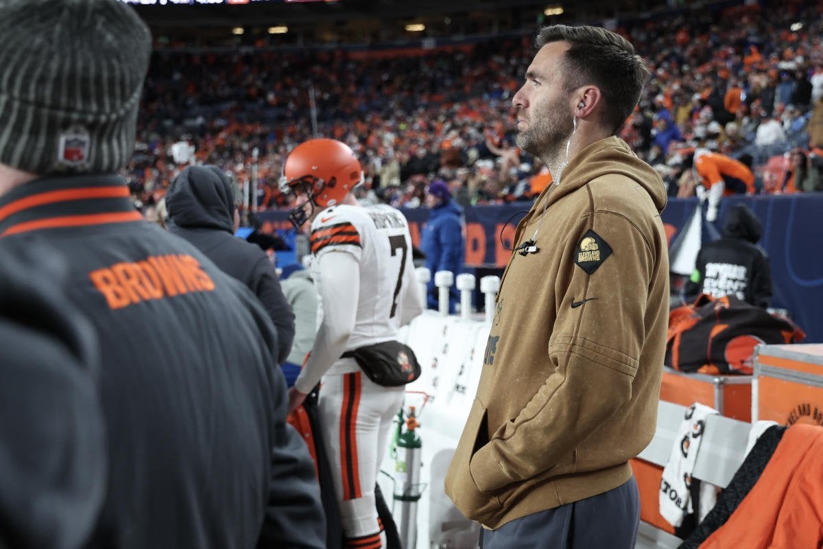 Browns elevate Joe Flacco to backup QB with Dorian Thompson-Robinson in concussion protocol ahead of game vs. Rams