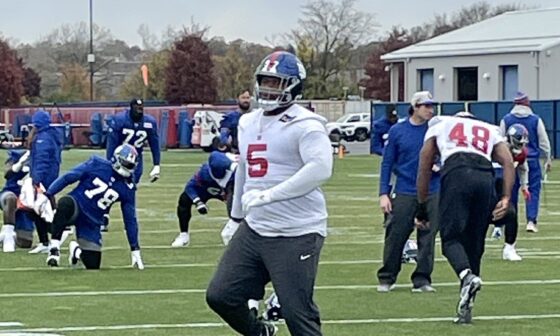 [Raanan] Kayvon Thibodeaux (5) put on a few pounds and Daniel Jones (8) got some dance moves. Just kidding: That’s Dexter Lawrence in the Thibodeaux jersey and Jihad Ward as No. 8. Jersey swap day all over the field at #Giants practice.