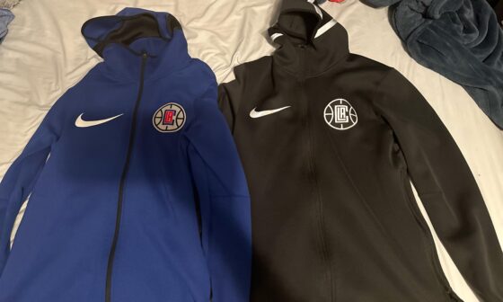 Selling these 2 Nike Therma Clippers Jackets! Only used once , both size small, trynna sell both for 150$ , they were both 150 each