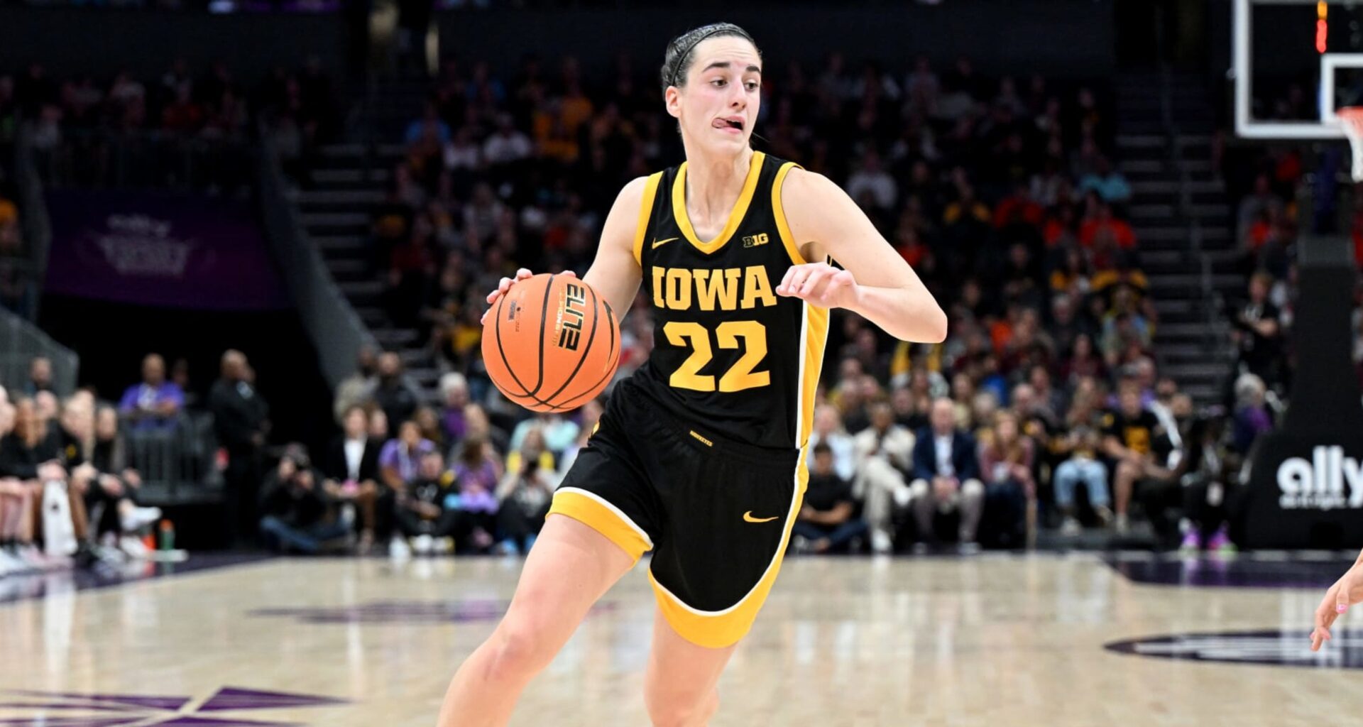 Iowa's Caitlin Clark Becomes NCAA's 1st with 3K Points, 750 Rebounds, Assists