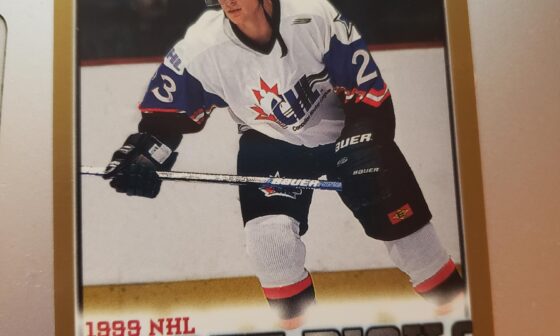 Home for X-Mas and look what I find in my dads old hockey card collection - A good ol' Keefer rookie