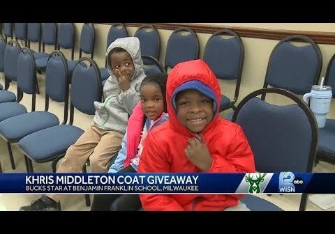 🙂Bucks' Khris Middleton keeps hundreds of Milwaukee students warm with free coats