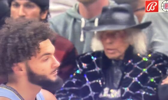 Anybody know who this guy in the audience is? I see him at basically every Clipper and Laker game and now it’s bugging me and want to know😅🤷🏽‍♂️