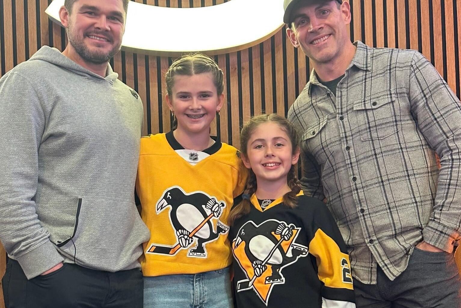 It’s father-daughter date night at the Penguins game 🐧 Welcome back to Pittsburgh, Chris Kunitz and Craig Adams.