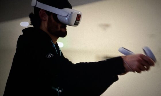 Joey Daccord warms up in virtual reality 🤯