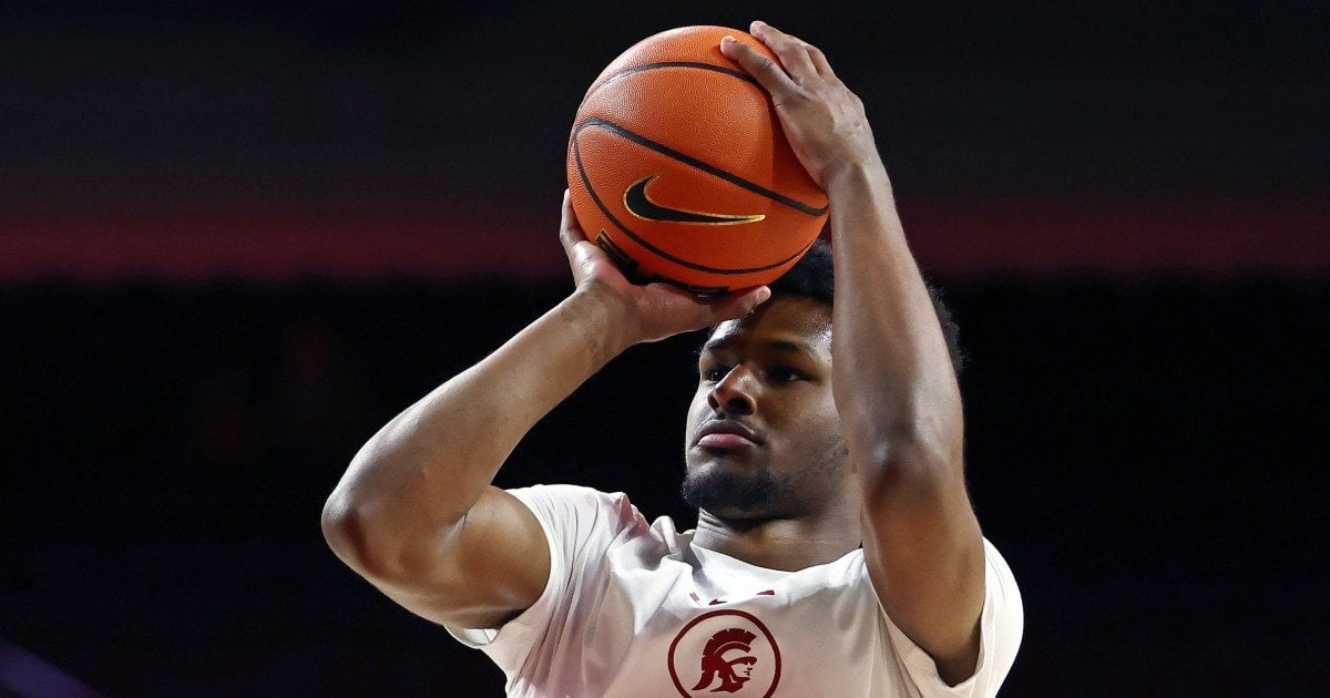Bronny James makes USC debut with his dad cheering courtside months after cardiac arrest Bronny James said he was “thankful” for “everyone that’s helped me through this” after his collegiate debut Sunday night on the same court where he collapsed in July.