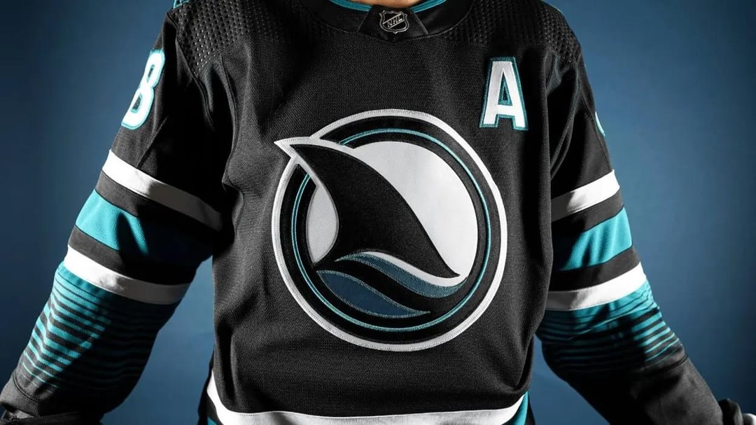The new "Cali Fin" Sharks jersey and full kit. 📸: X/PuckReportNHL