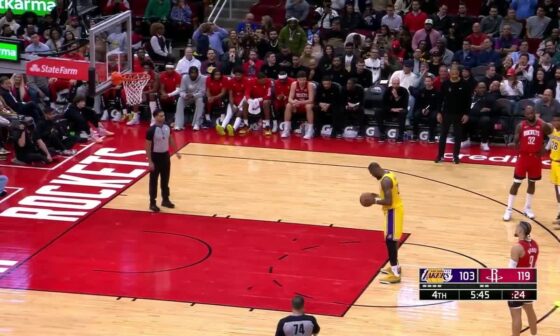 [highlight] Dillon Brooks looks on as Lebron James misses both free throws.(first time I’ve truly noticed how crazy of a 180 r/nba has had on him..)