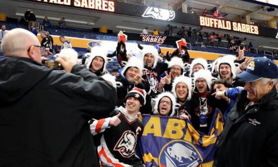 [Spectrum New 1] European Sabres fans make pilgrimage to Buffalo
