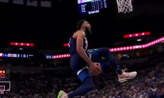 [Highlight] KAT throws down the casual between-the-legs reverse dunk after the whistle