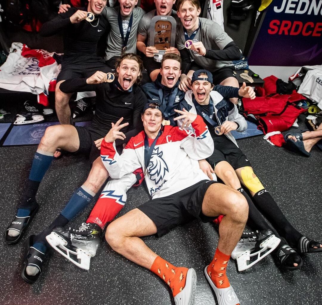 The bronze and gold medalists of the World Juniors 2024