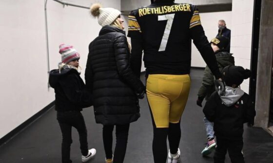 2 years ago today, 01/03/22, Ben Roethlisberger played his last home game in a Steelers win against the Browns