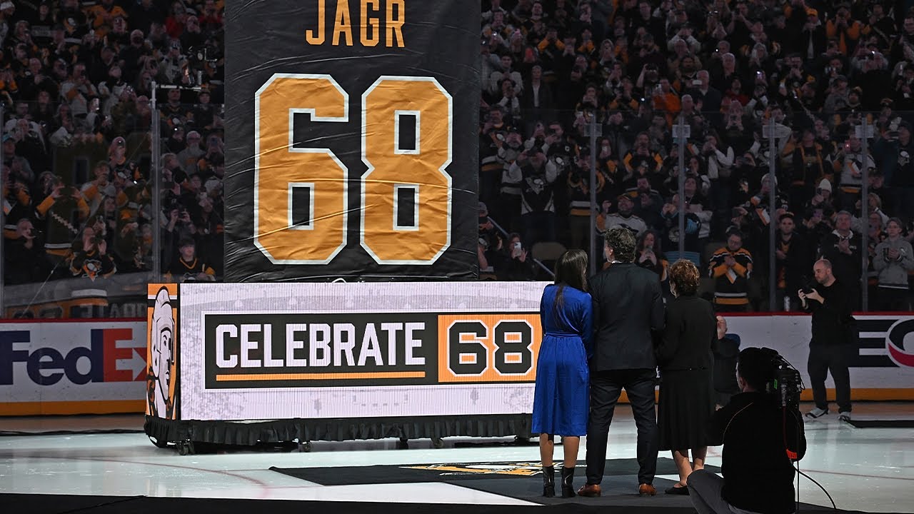 Jaromir Jagr's #68 is retired by the Pittsburgh Penguins!