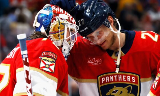 [Florida Panthers PR] Sergei Bobrovsky stopped 28 of 30 BUF shots tonight to extend his streak of allowing 2 or fewer goals against to nine games, the longest such streak in club history. Bobrovsky owns an 8-1-0 record, .945 SV% and 1.65 GAA over those nine games, surrendering 15 total goals against