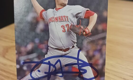 Posting a Reds autographed card every day until we win the World Series. Day 240: David Hernandez