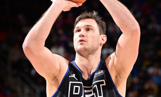 Free agent F Danilo Gallinari plans to sign with the Milwaukee Bucks, his agent Michael Tellem of @excelbasketball tells ESPN. Gallinari — a 14-year veteran — chose the Bucks over a few contenders because of the opportunity to play a role in Doc Rivers’ frontline rotation.