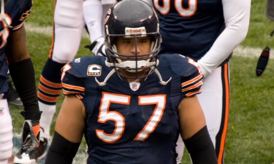 Who should be the Bears starting center next year?