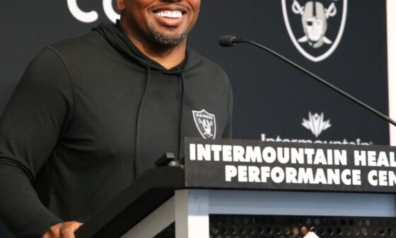 [Fowler] #Commanders are hiring #Raiders defensive pass-game coordinator Jason Simmons for the same role, per source. Simmons has helped develop young corners Jaire Alexander, Donte Jackson and Jack Jones over the years. Raiders ranked ninth in scoring defense last year.