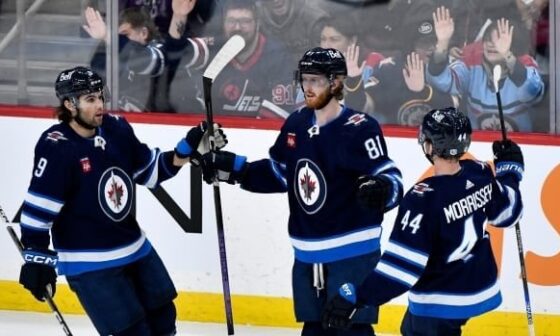 Winnipeg Jets unlikely to fly away again, experts in pro sports say | CBC News