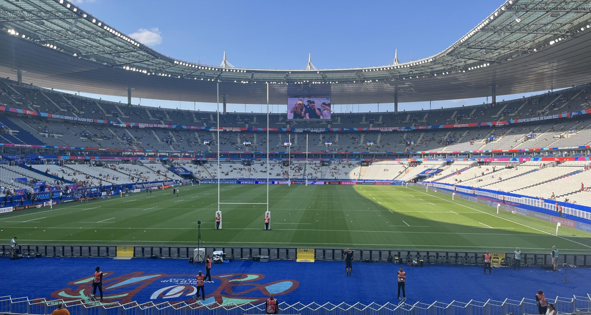 Looking through my photos from the rugby WC and noticed the guy up front is wearing an Anders Lee shirt