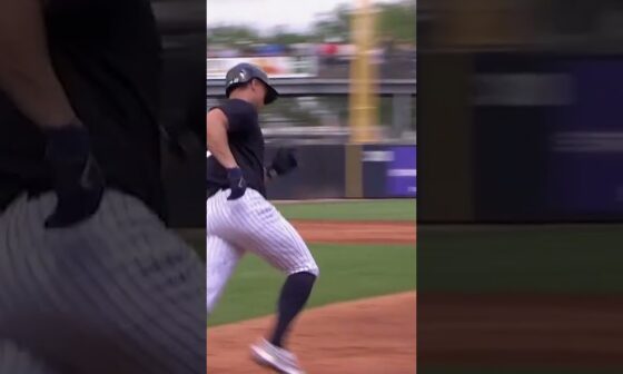 That sound off the bat 😮 Giancarlo Stanton crushes a 116 mph homer!