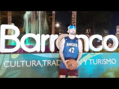 I finally found a basketball court in Lima Peru 🇵🇪