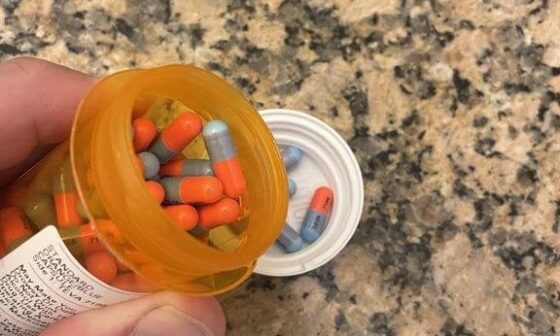 Not sure if it’s a good sign, but my new anti-depressive meds came in and they’re blue/orange. #LFGM