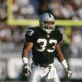 Day 33 of posting my favorite Raiders player to wear the number of the day: Eddie Anderson