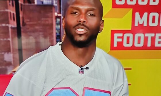Jason McCourty sporting the Eddie George Oilers jersey on GMF today