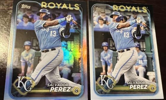 For all my pack nerds, I happened to pull a base and holo Salvy out of the same pack!