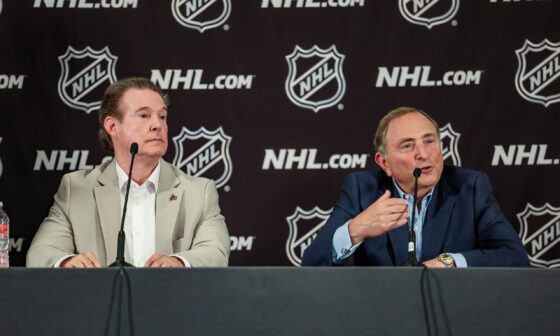 NHL deal means owner of inactive Arizona Coyotes can keep state sportsbook license