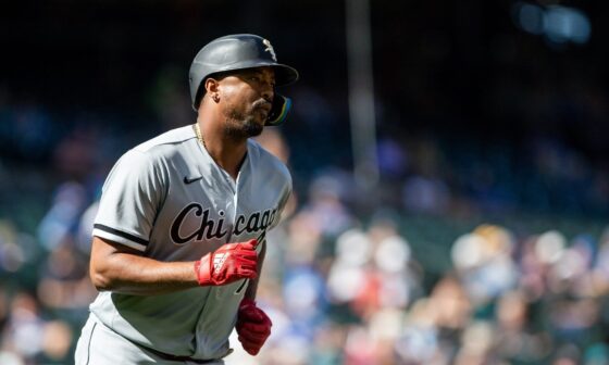 [Series] White Sox place Eloy Jimenez on 10-day injured list with left adductor strain