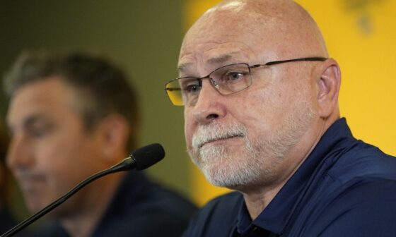 Barry Trotz switched from NHL coach to GM. It has been a success with Predators back in the playoffs | AP News