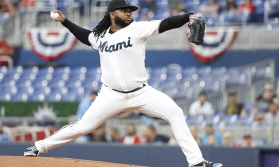 Rangers sign Johnny Cueto to Minor League Deal