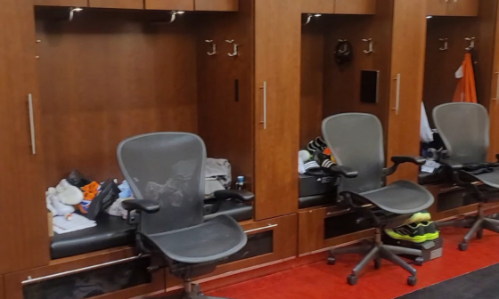 Inside the Rockets locker 👀