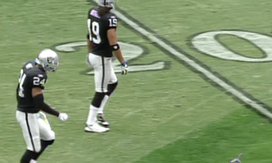 [Highlight] Pigeon joins the Raiders special teams unit, playing contain on kickoff coverage (Sept. 20, 2009)