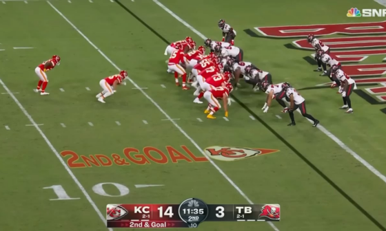 Patrick Mahomes extends the play beautifully for a TD