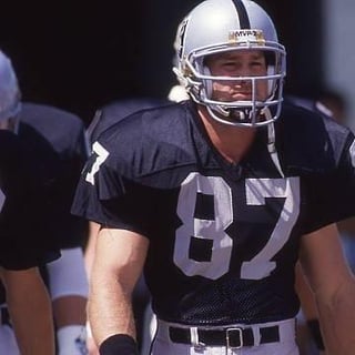 Day 87 of posting my favorite Raiders player to wear the number of the day: Dave Casper