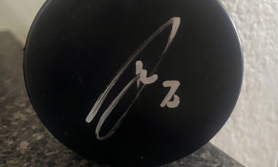 So I decided to go out back with other fans and give our boys the send off they deserve. I was able to get one autograph and it just happened to be Sean Durzi ( Last Goal Scorer In coyotes history)