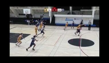 What would you call here as the ref?