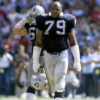 Day 79 of posting my favorite Raiders player to wear the number of the day: Bruce Davis