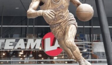 'Famous Athlete Statues' The Iverson statue looked pretty legit, but the Micahel Jordan and Dirk statues are probably the most iconic. Which NBA (or general basketball) statues have been the best?